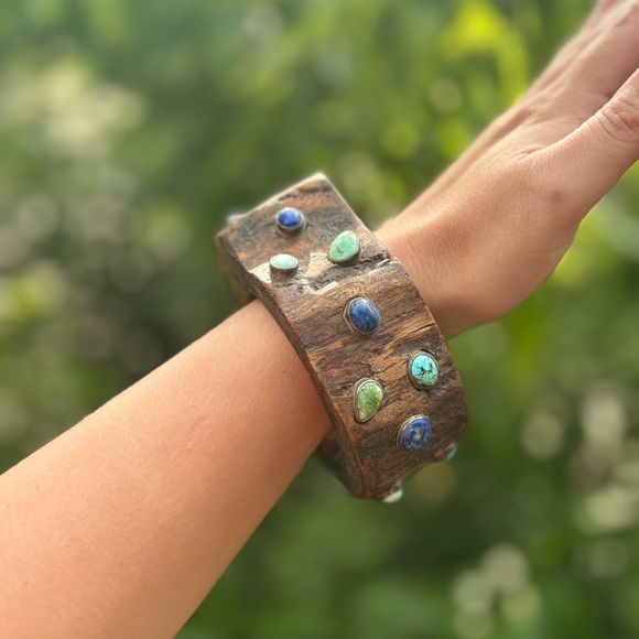 Turquoise and Sodalite Gem Wooden Bracelet - Picture 4 of 6